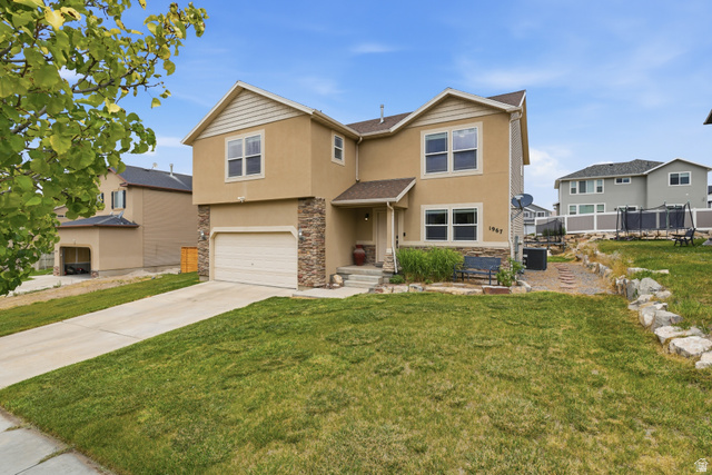 1967 E Sycamore Dr
                     MLS #2168981