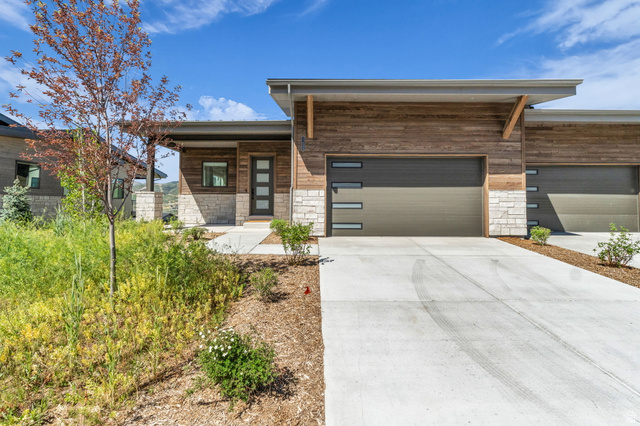 11589 N Deepwater Dr
                     MLS #2169050