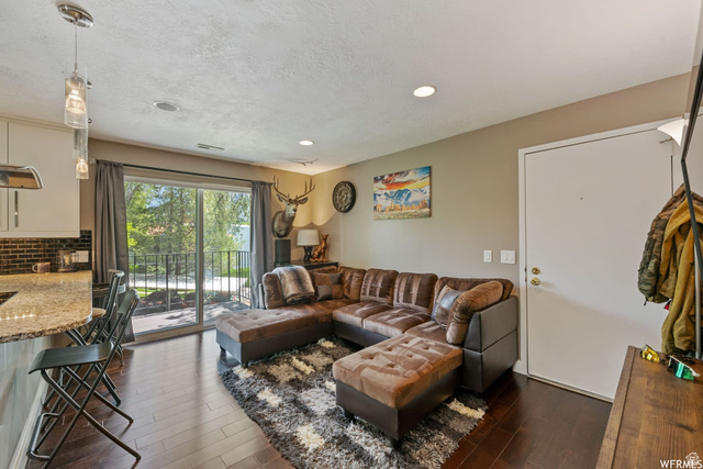 1015 E Quail Dr #k
                     MLS #2169087