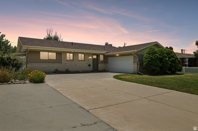 Main photo for 1134 E Manor Cir