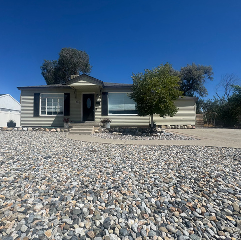 10 W Valley Dr
                     MLS #2169315