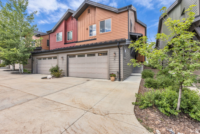 8117  Courtyard Loop #6
                     MLS #2169427