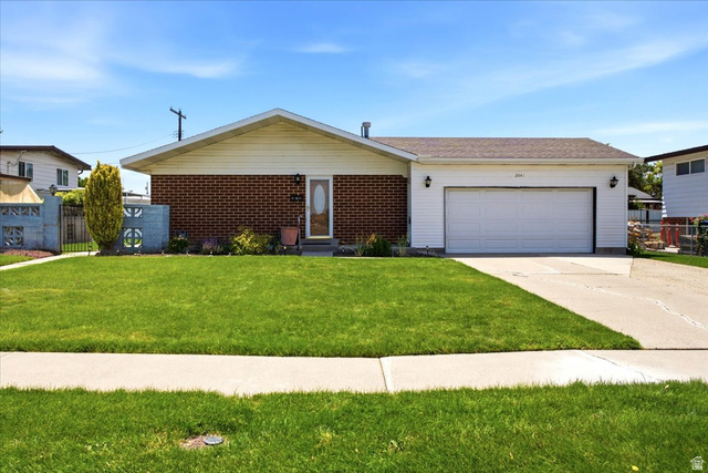 2041 W Mantle Ave
                     MLS #2169464