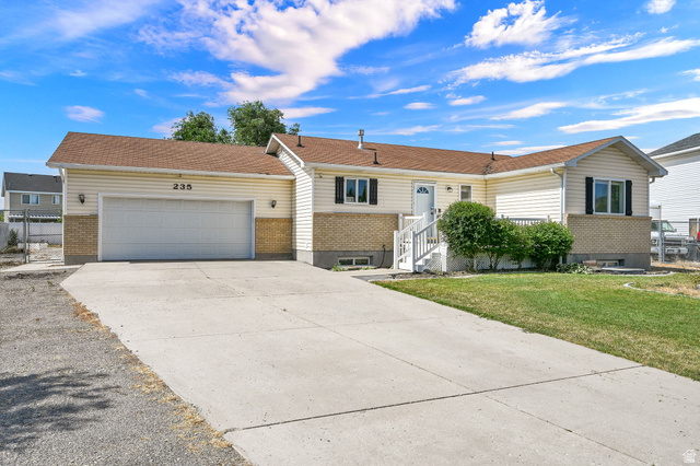 235  Willow Ln
                     MLS #2169474