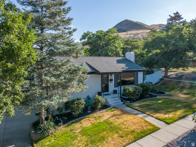 2615 E Commonwealth Ave
                     MLS #2169505
