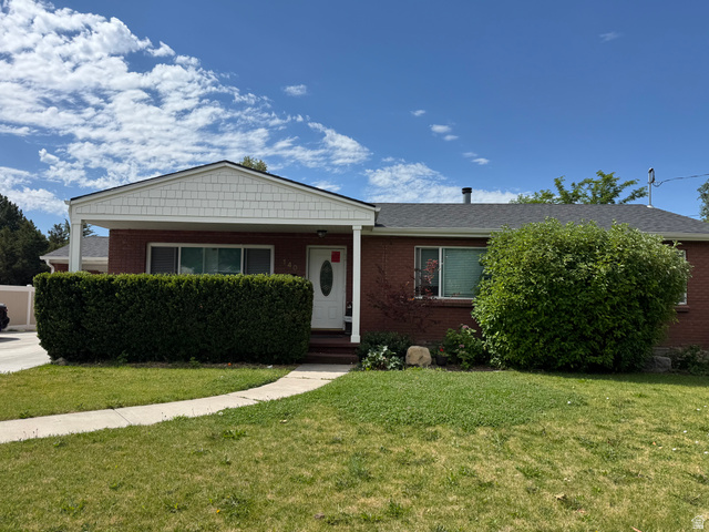 140 E 400 N
                     MLS #2169539