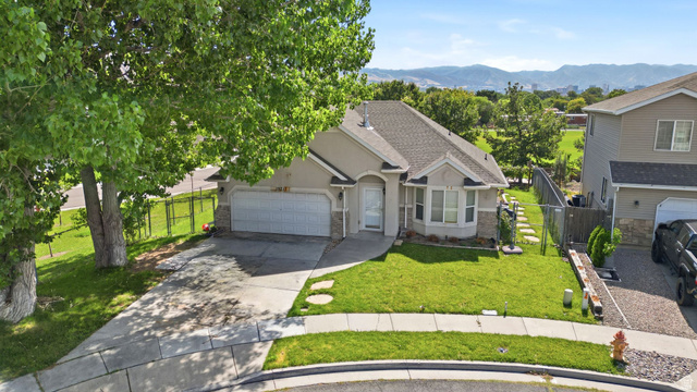 1971 W Floisand Cir
                     MLS #2169547