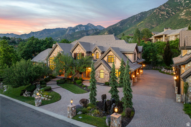 18 Snow Forest Ln