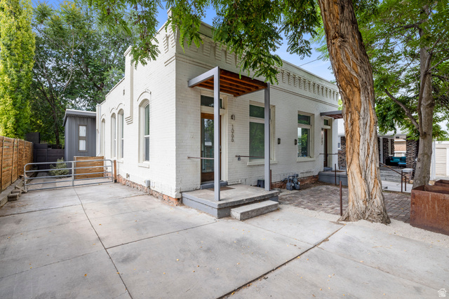 1066 E Markea Ave
                     MLS #2170051