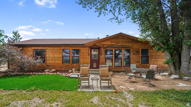 490 S Main St
                     MLS #2170069
