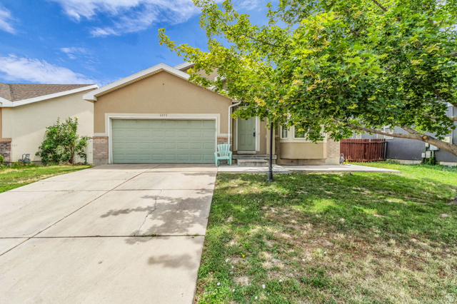 3293 W Brookway Dr
                     MLS #2170088