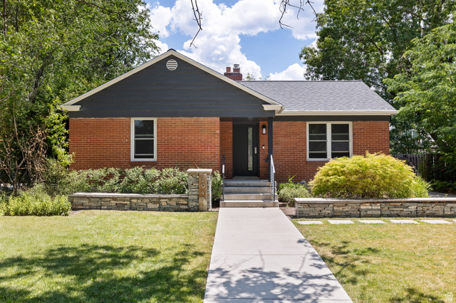 1945 S Imperial St
                     MLS #2170191