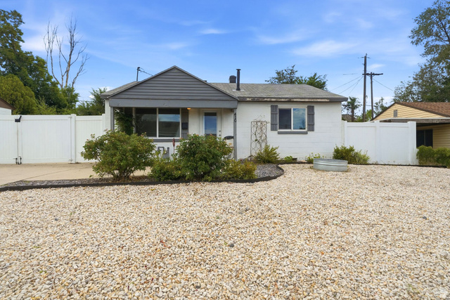 410 E Highland
                     MLS #2170206