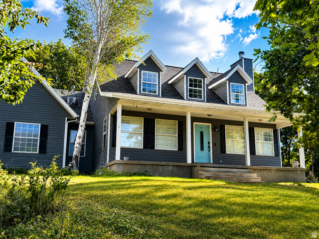 Main photo for 301 S Maple Dr