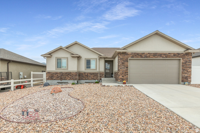 1228 N Providence Way
                     MLS #2170382