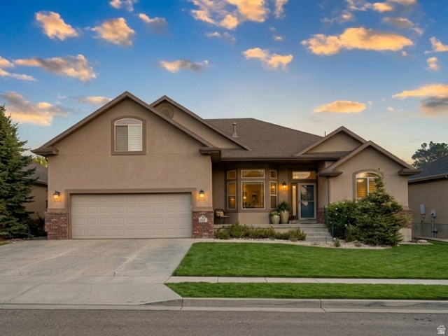 2187 E EAGLE CREST DR