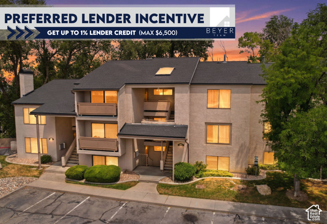 Main photo for 925 E Creek Hill Ln #30