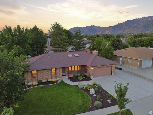 1649 E Success Ln
                     MLS #2170659