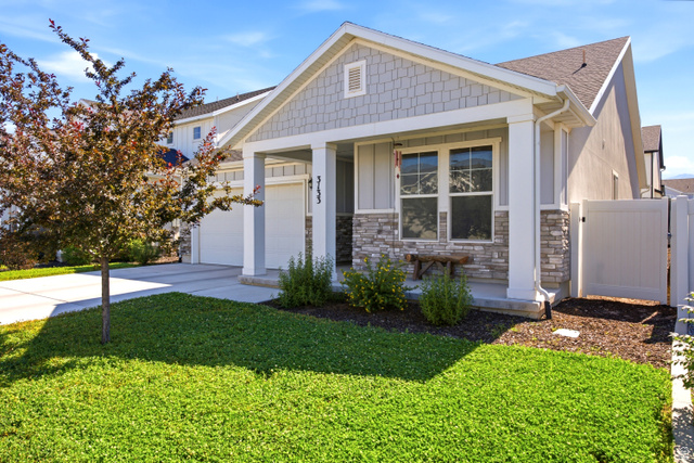 3133 S Edgewater Ln #121
                     MLS #2170732
