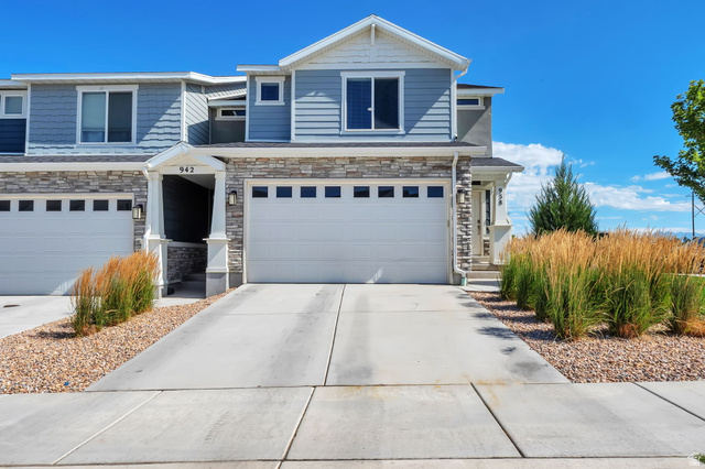 Main photo for 938 W Fox Ave