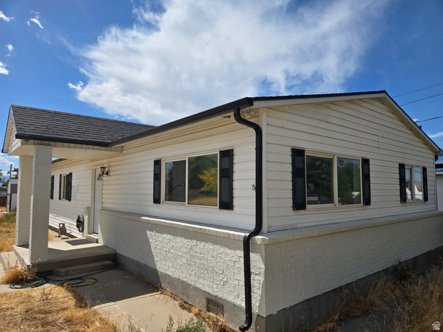 421 N 50 W
                     MLS #2170846