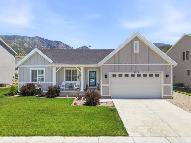 1223 S Red Cliff Dr
                     MLS #2170897