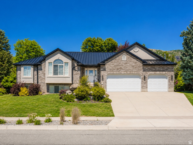 1698 E Lakeview Way
                     MLS #2170923