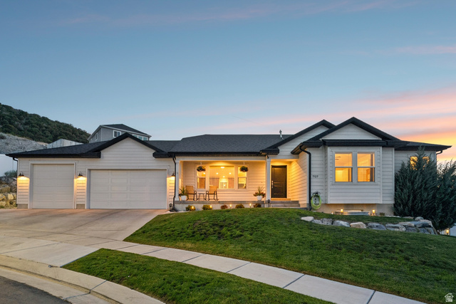 7127 N Hollow Crest Cir
                     MLS #2170926