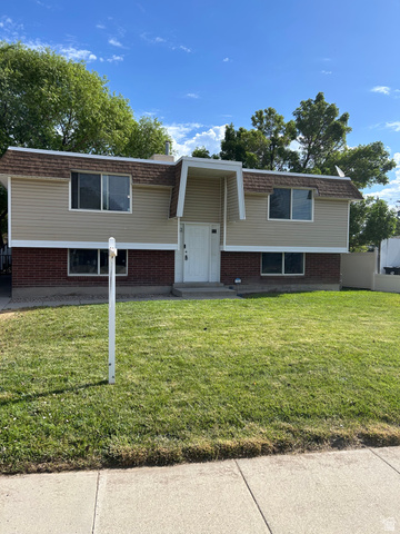 3226 W Meadow Wood Way
                     MLS #2171037