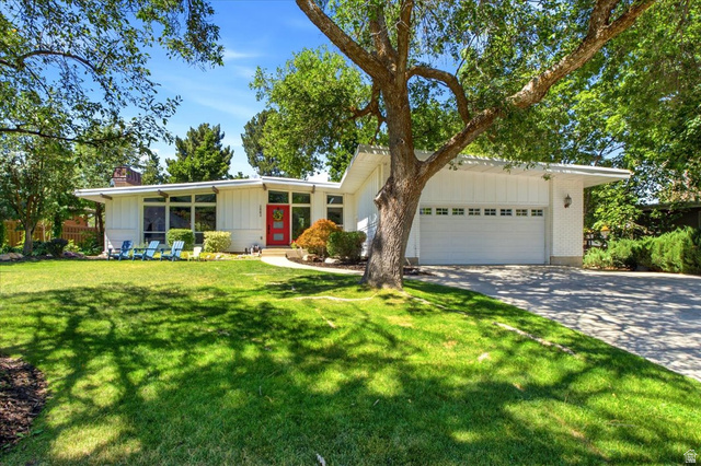 2882 E Etienne Way
                     MLS #2171199