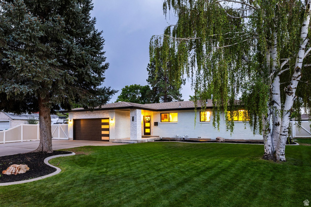 334  Clark St
                     MLS #2171238