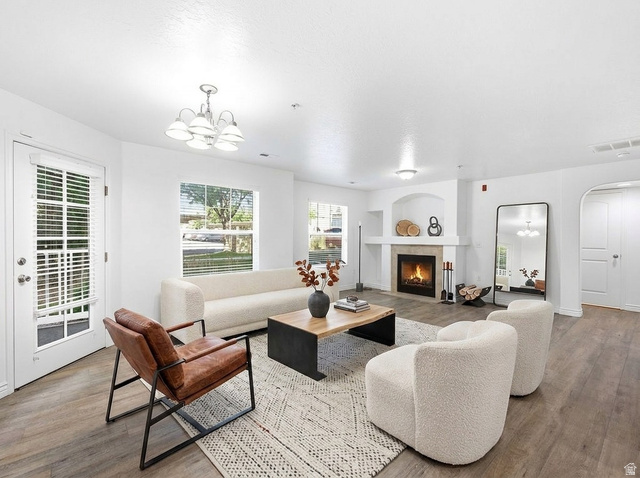 11776 S Grandville Ave #101
                     MLS #2171309