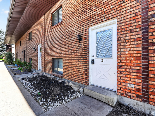 1325 S Lincoln Ave #e4
                     MLS #2171342