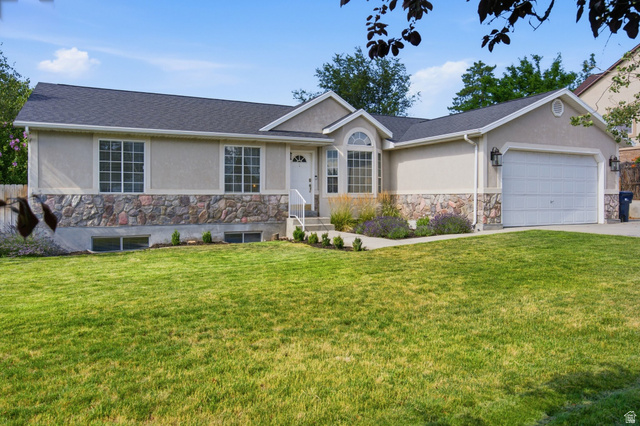 1317 E Knollwood Dr