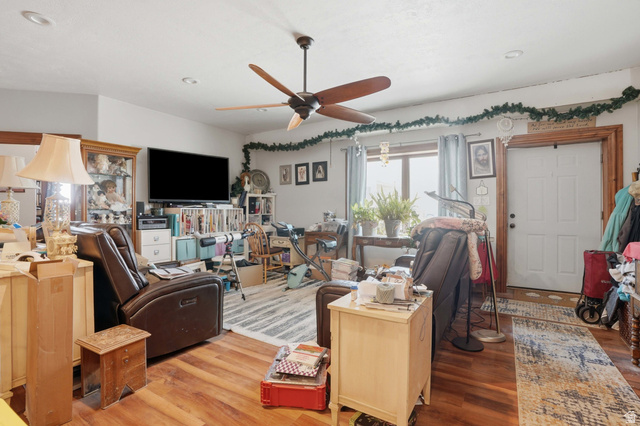 Property in Eagle Mountain - View 37