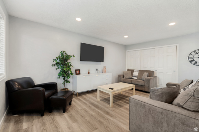 521 W Tiffany Town Dr
                     MLS #2171517