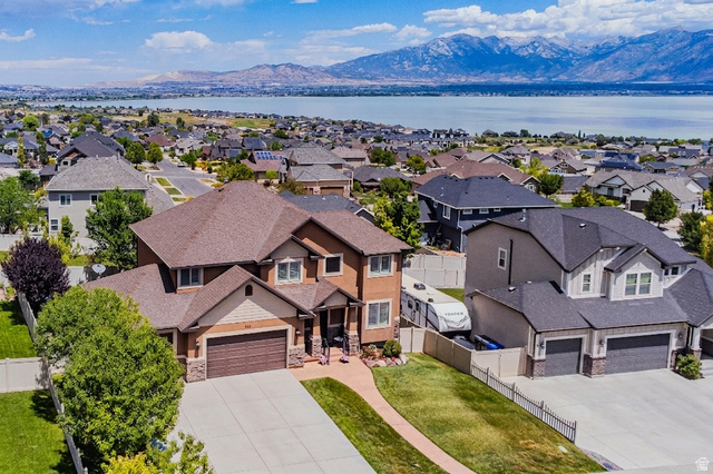 304 W Stillwater Dr
                     MLS #2171525
