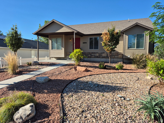1896 E Juniper Dr
                     MLS #2171547