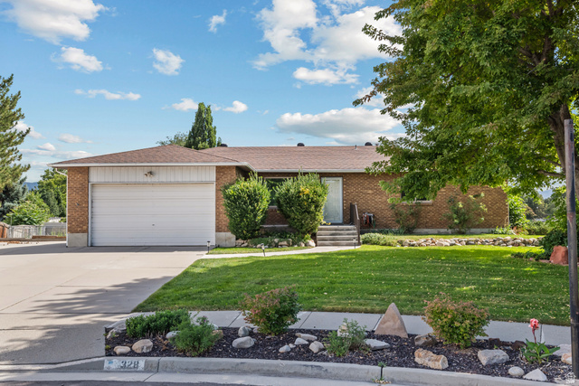 328 E Heather Ridge Cir
                     MLS #2171616