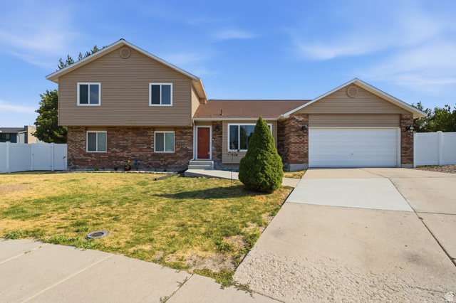 3363 W SCHORR CIR, West Jordan UT 84084