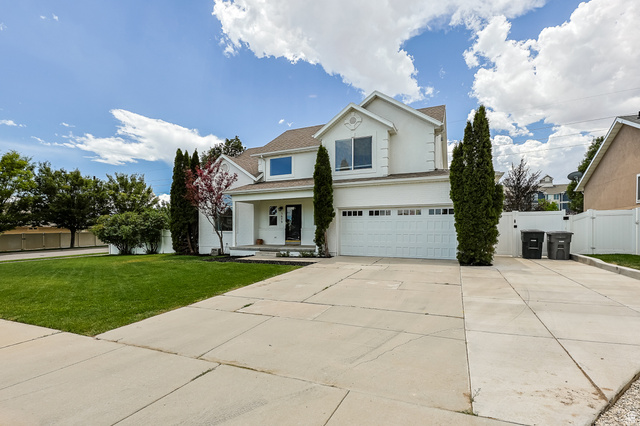 5679 W HILL STONE DR, South Jordan UT 84095