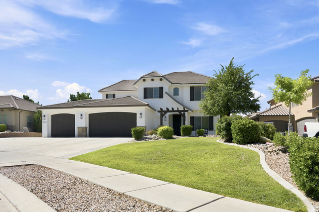 2744 E Carmine Dr
                     MLS #2171809