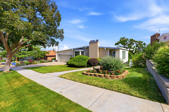 2327 E CAVALIER DR, Cottonwood Heights UT 84121