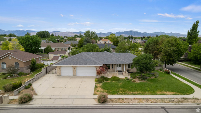 9608 S ROYALTY LN, South Jordan UT 84095