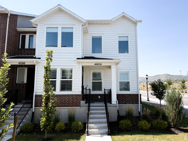 4604 W Wilson Peak Ln
                     MLS #2172099