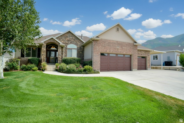 2320 E View Dr
                     MLS #2172101