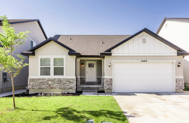 1483 W Stone Gate Dr, Saratoga Springs, UT 84045