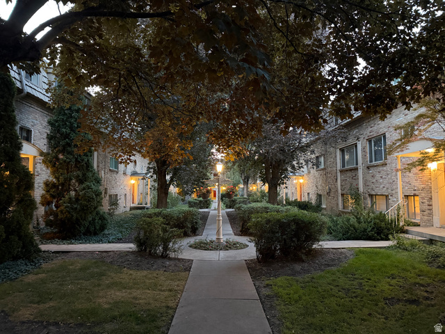 2220 E MURRAY HOLLADAY RD #21, Holladay UT 84117