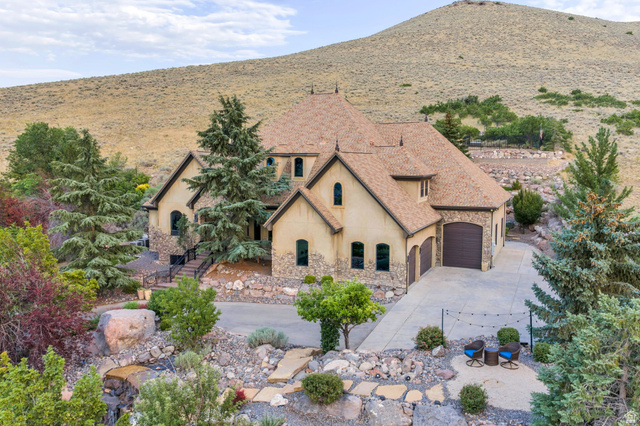 5831 W Friendship Dr
                     MLS #2172312