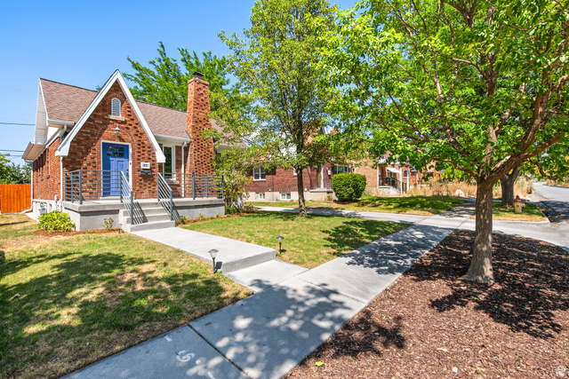 739 E Bryan Ave
